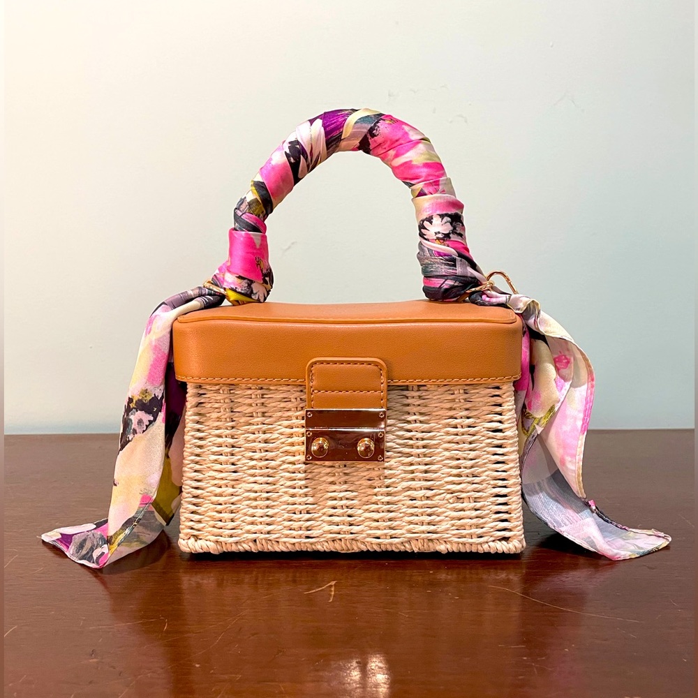 💕Adorable Mini Straw Crossbody Purse with Scarf